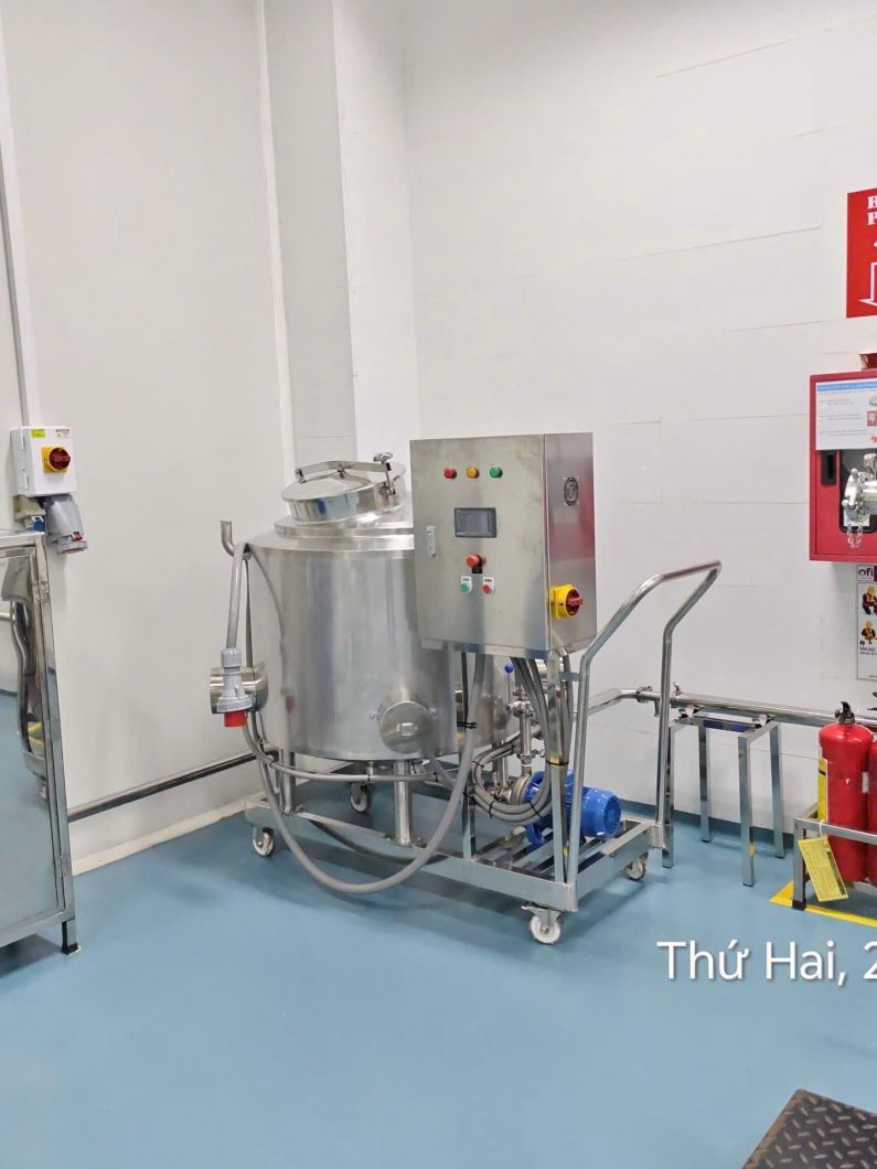 Thiết bị inox công nghiệp phổ biến trong nhà máy sản xuất