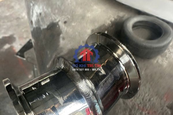 bon-inox-vi-sinh-1.jpg