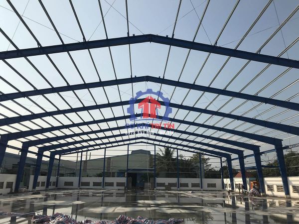 Kết cấu thép nhà xưởng là gì? Cấu tạo và ưu điểm so với bê tông