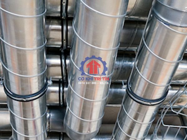 Đường ống gió inox trong nhà máy công nghiệp