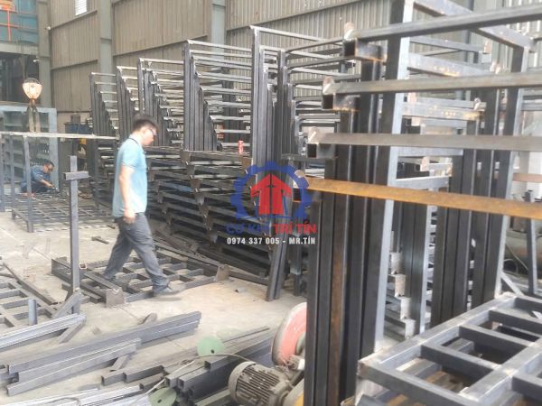 Đóng gia công pallet sắt thép, pallet gỗ: Tổng quan lựa chọn