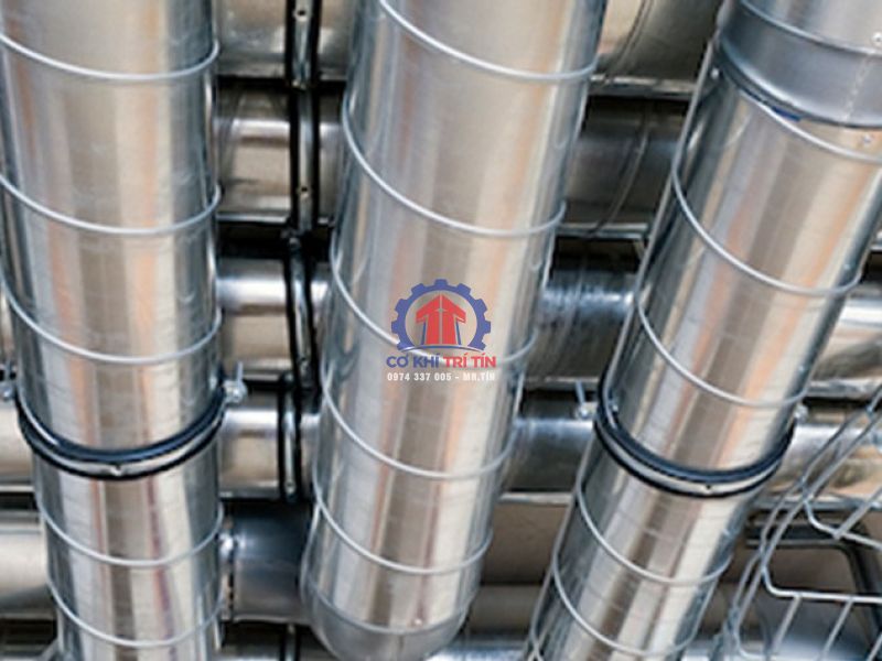 Đường ống gió inox trong nhà máy công nghiệp