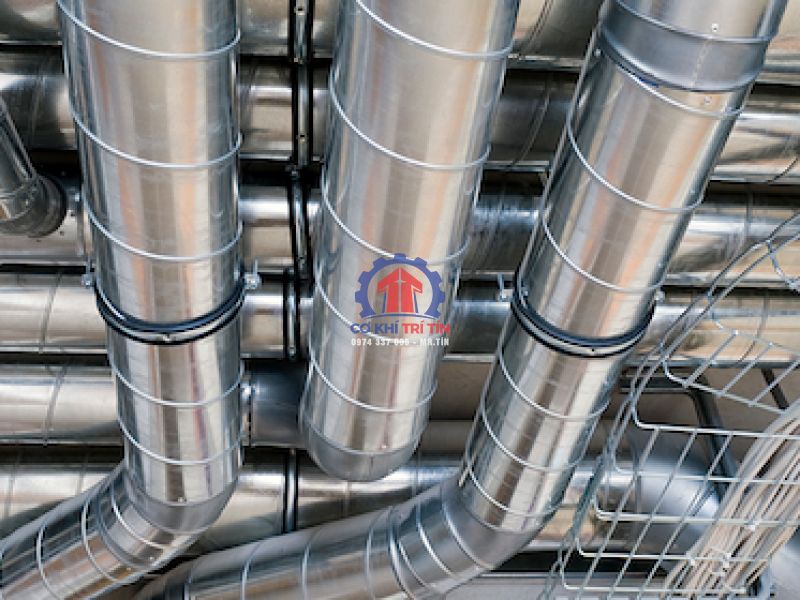 Đường ống gió inox lắp đặt trong nhà máy công nghiệp