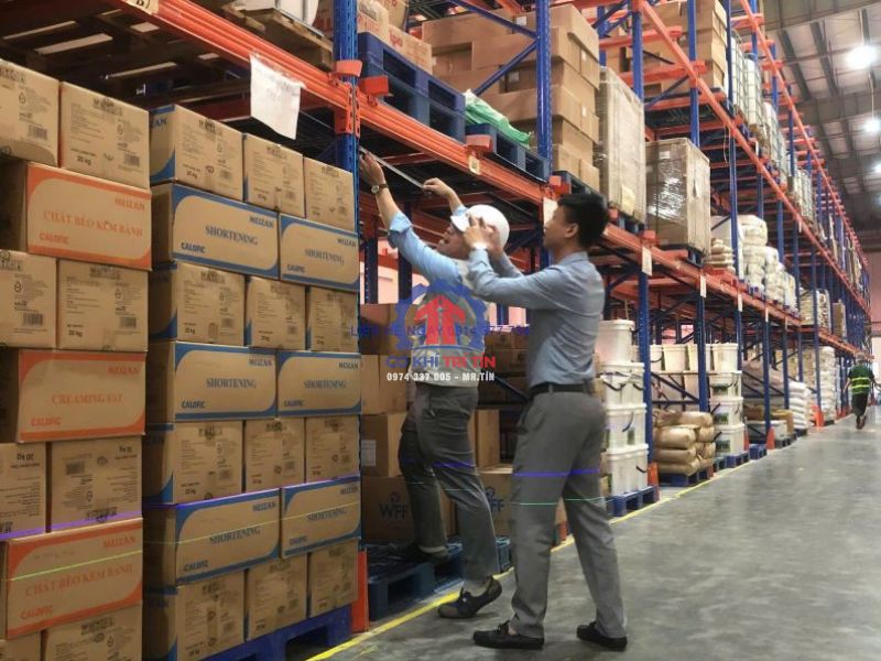 Kiểm tra bảo trì pallet thép định kỳ trong kho
